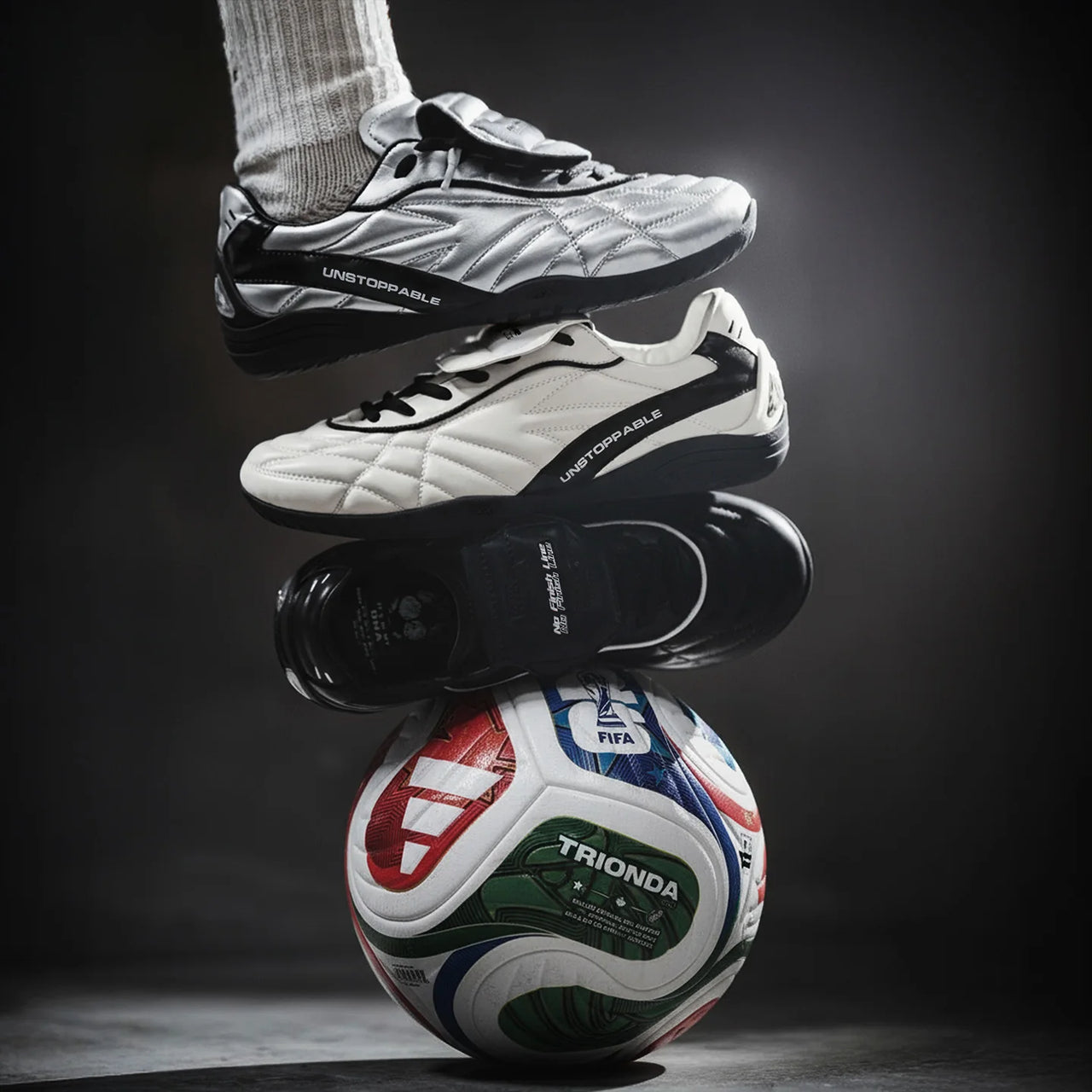 Off-Pitch 10 Sneakers